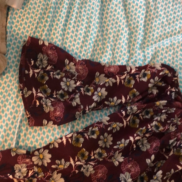 Floral blouse! - Picture 3 of 4